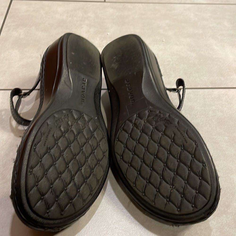 ARAVON by New Balance woman’s black sandal - Picture 8 of 8